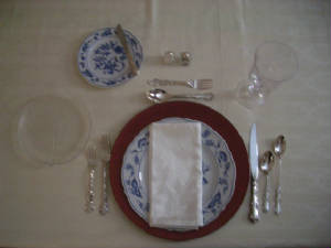 tablesettings/familymeal.jpg